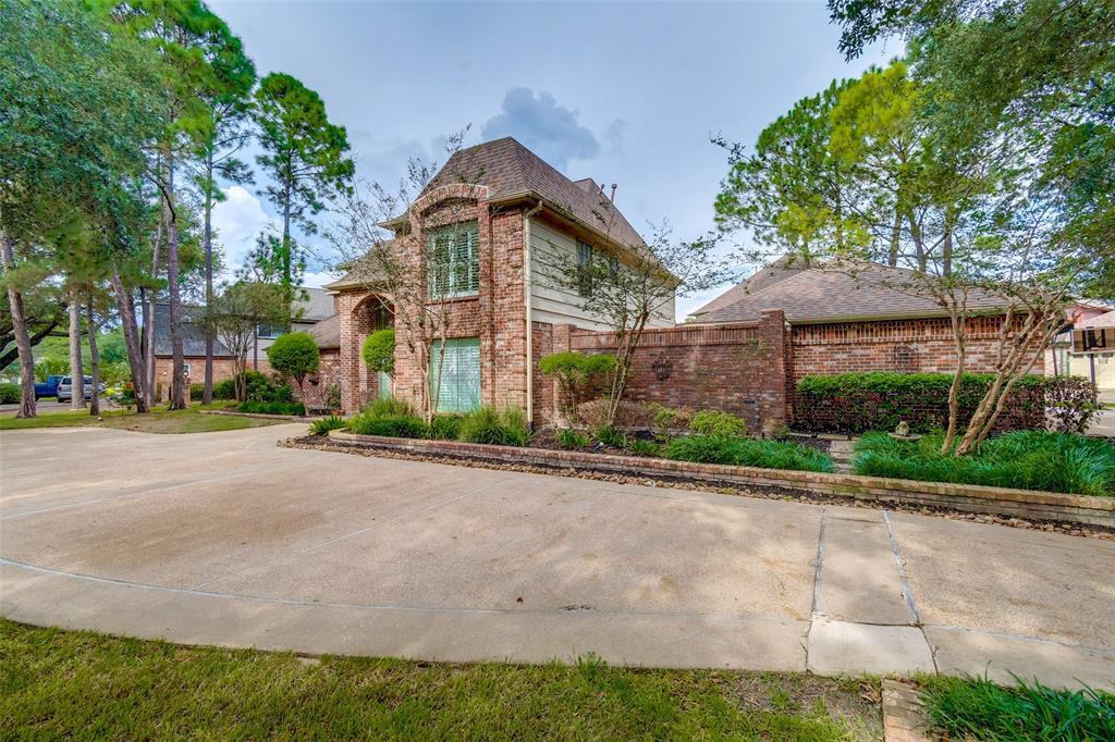 7102 Blenheim Palace Lane - Photo 3 of 50