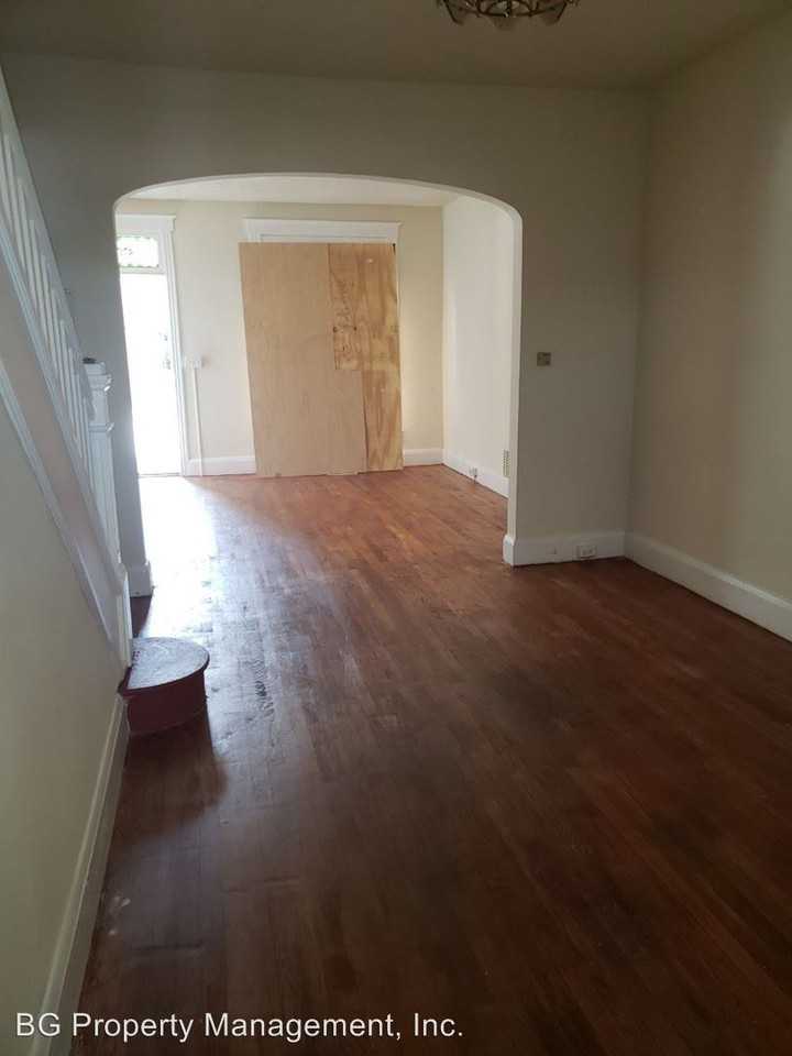4717 Pennington Avenue - Photo 3 of 7