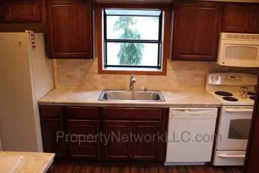 2022 SE Kane Ave - Photo 3 of 8