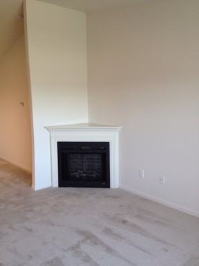 28203 Kings Pointe Dr - Photo 3 of 9