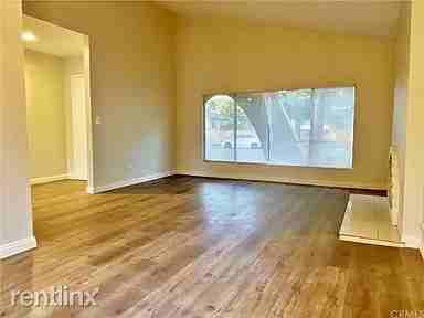 13852 Ashworth St - Photo 3 of 15