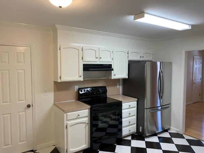 1050 Independence Court - Photo 2 of 16