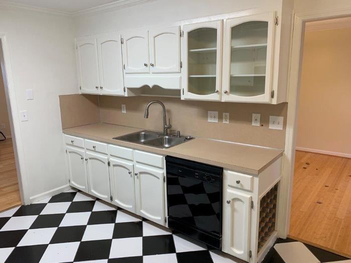 1050 Independence Court - Photo 3 of 16