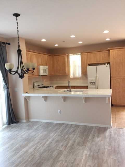 563 Southampton Place - Photo 3 of 16