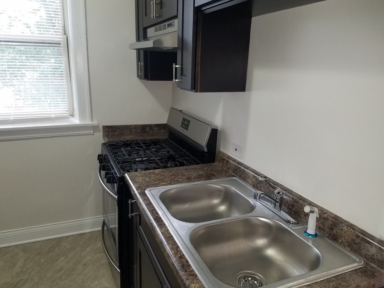 1723-45 W 91st/9101-09 S Beverly - Photo 3 of 8