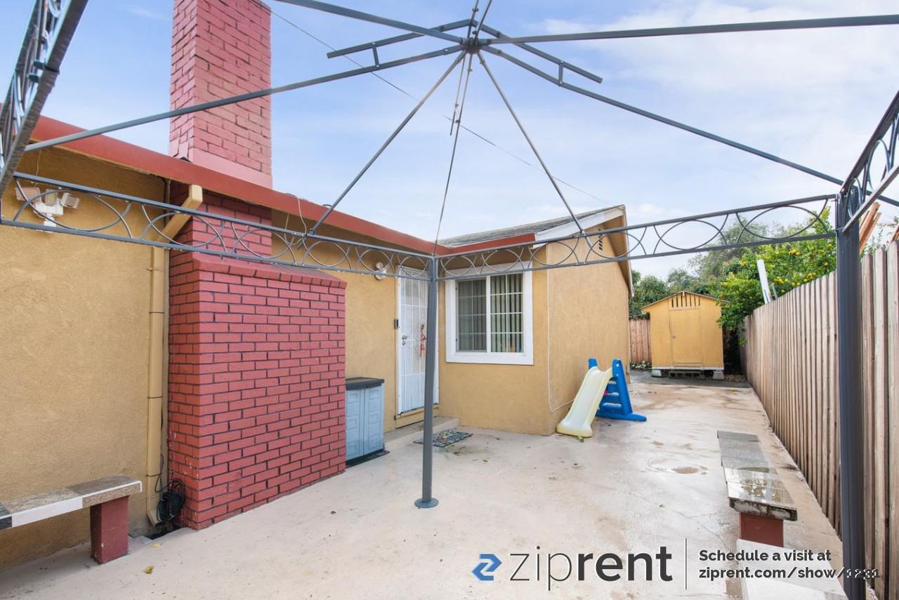 32283 Amelia Ave - Photo 3 of 20