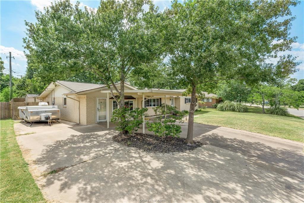 2316 Wayside Drive - Photo 2 of 25