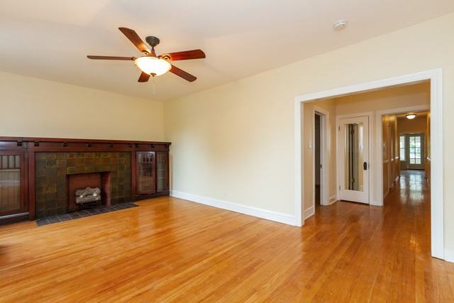 644 51st #2W - Photo 3 of 11