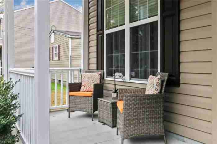 1011 Meads Road - Photo 2 of 36