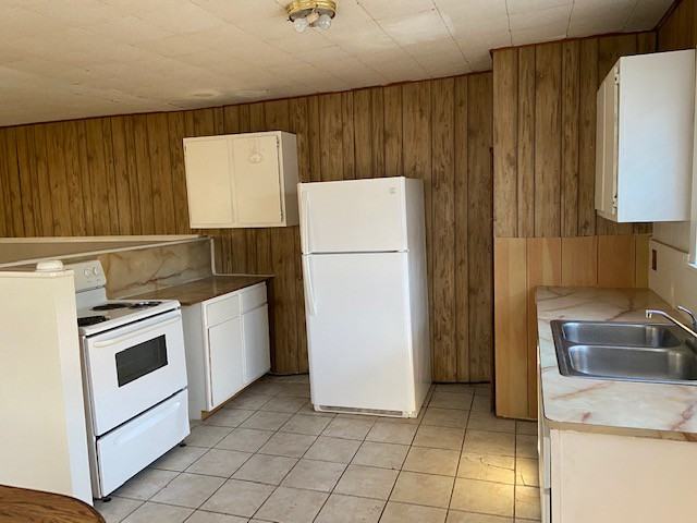 1410 Main Ave - Photo 3 of 5