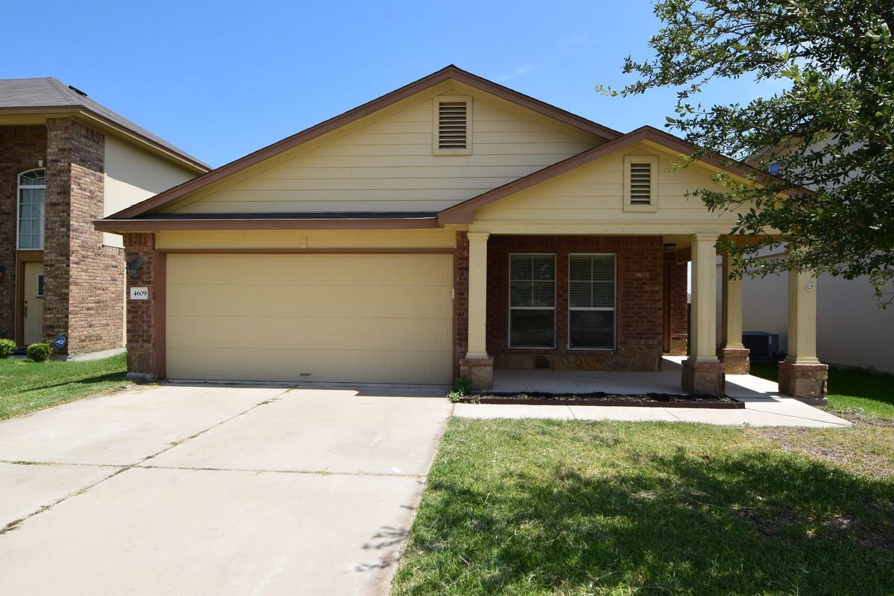 4609 Green Meadow St - Photo 4 of 19