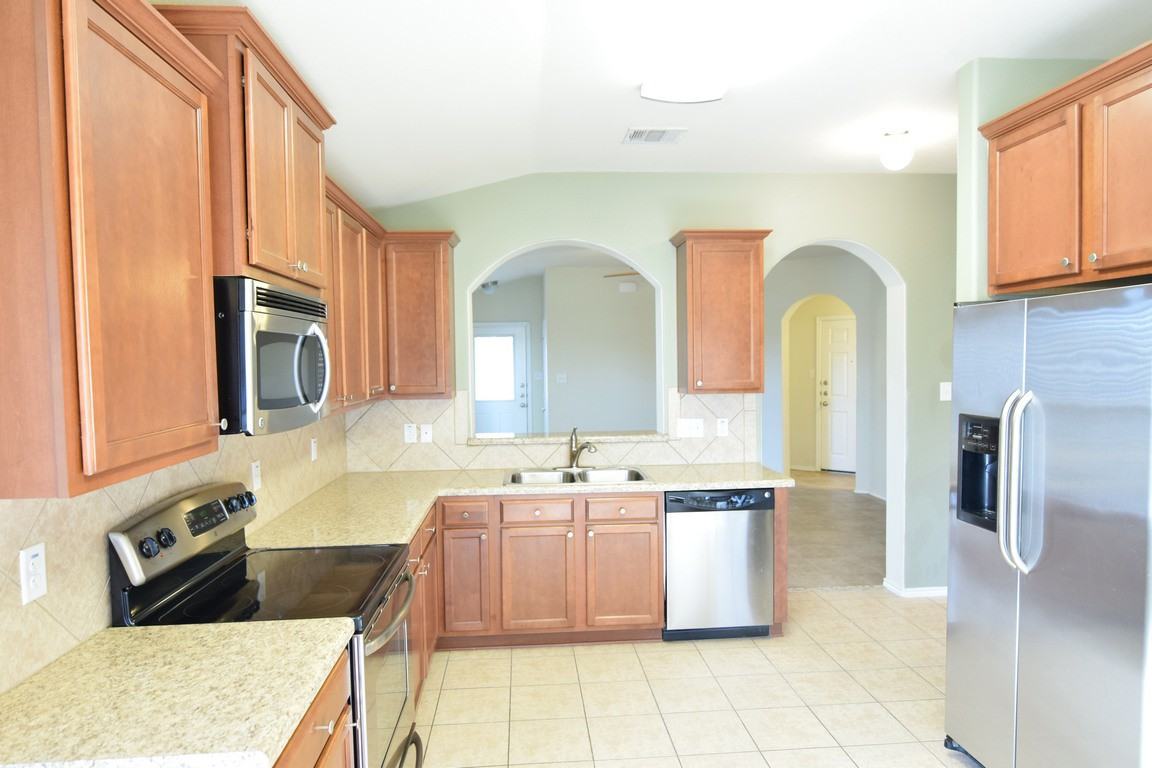 4609 Green Meadow St - Photo 6 of 19