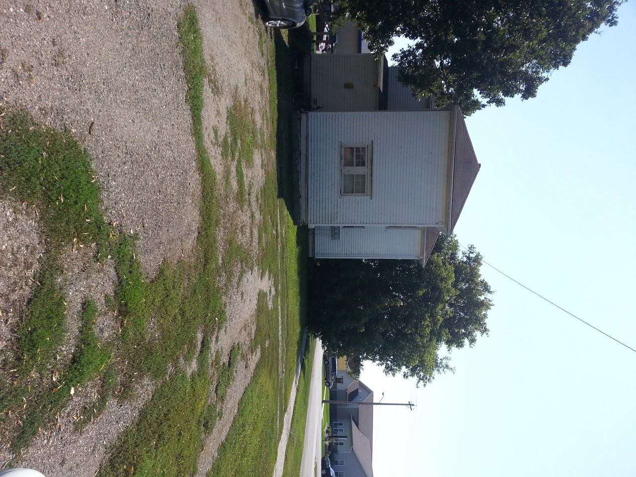 405 2Nd St Ne - Photo 3 of 3