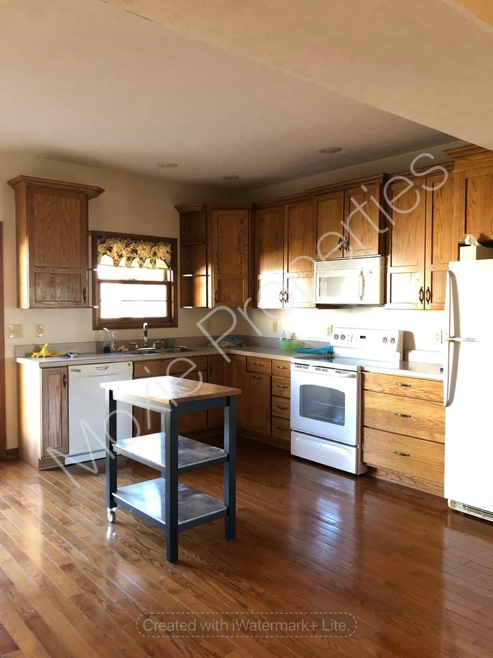 3902 S 1150 E - Photo 2 of 13