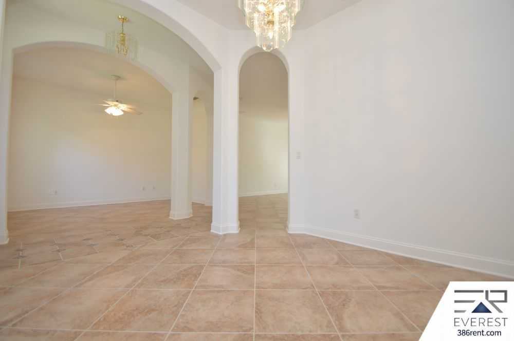 13 Sleigh Bell Place - Photo 3 of 18