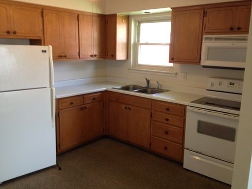 231 W Bond St - Photo 2 of 6