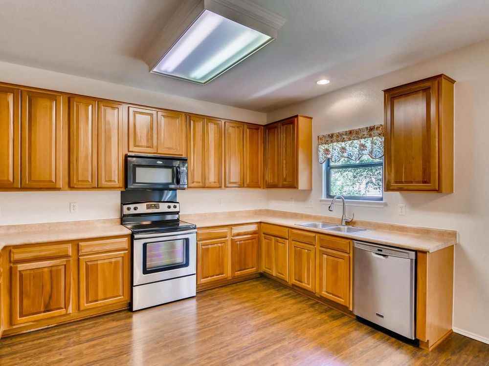 320 Wind Hollow Dr - Photo 3 of 11