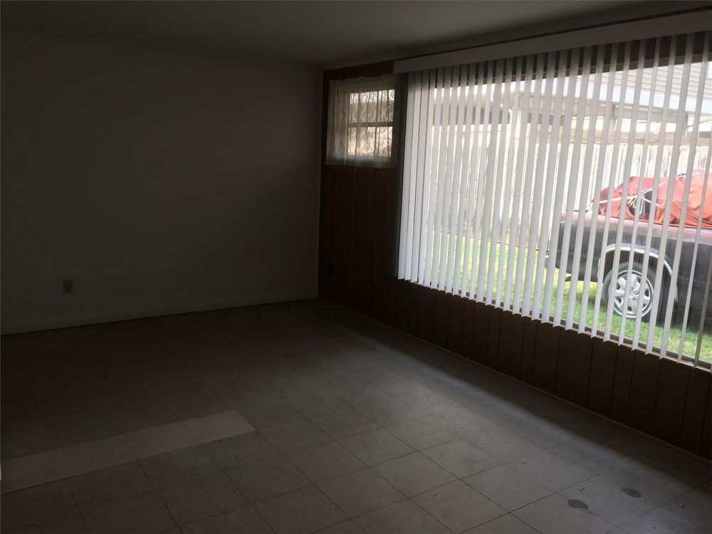 C-GRBH C-Grbh 9611 17th Bay St - 2 - Photo 3 of 5