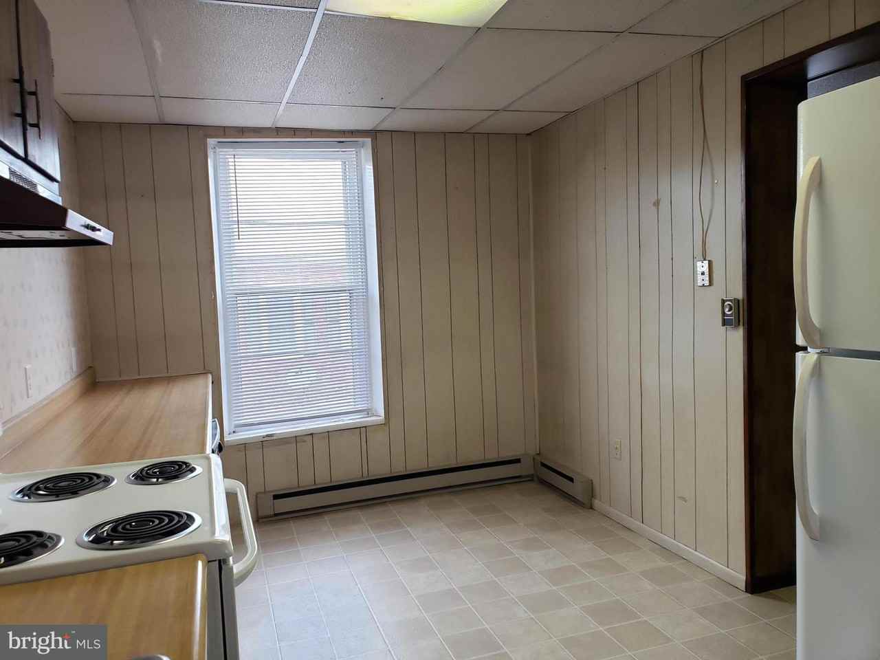 216 N Front Street - Photo 3 of 8