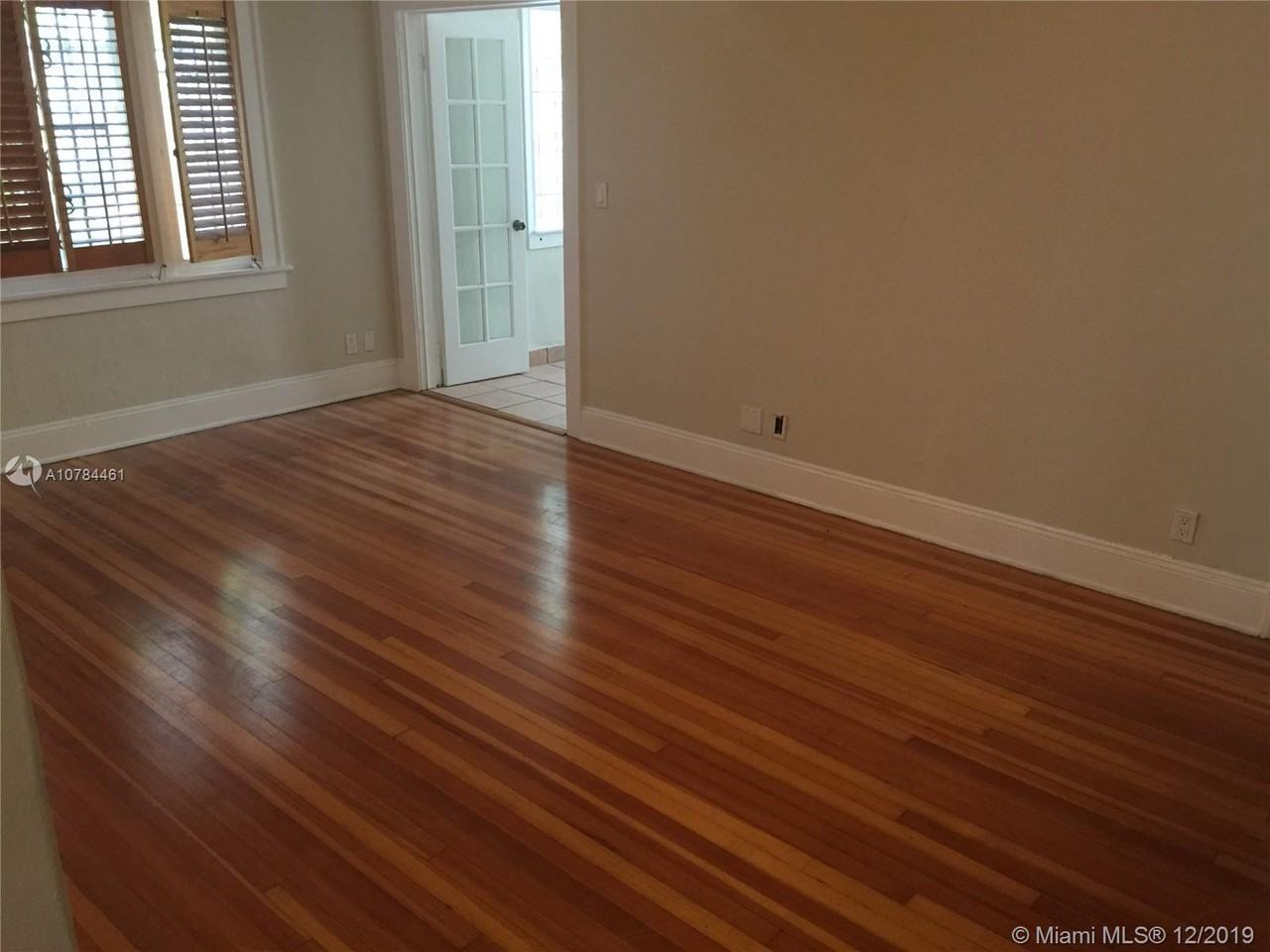 311 Navarre Ave - Photo 2 of 10