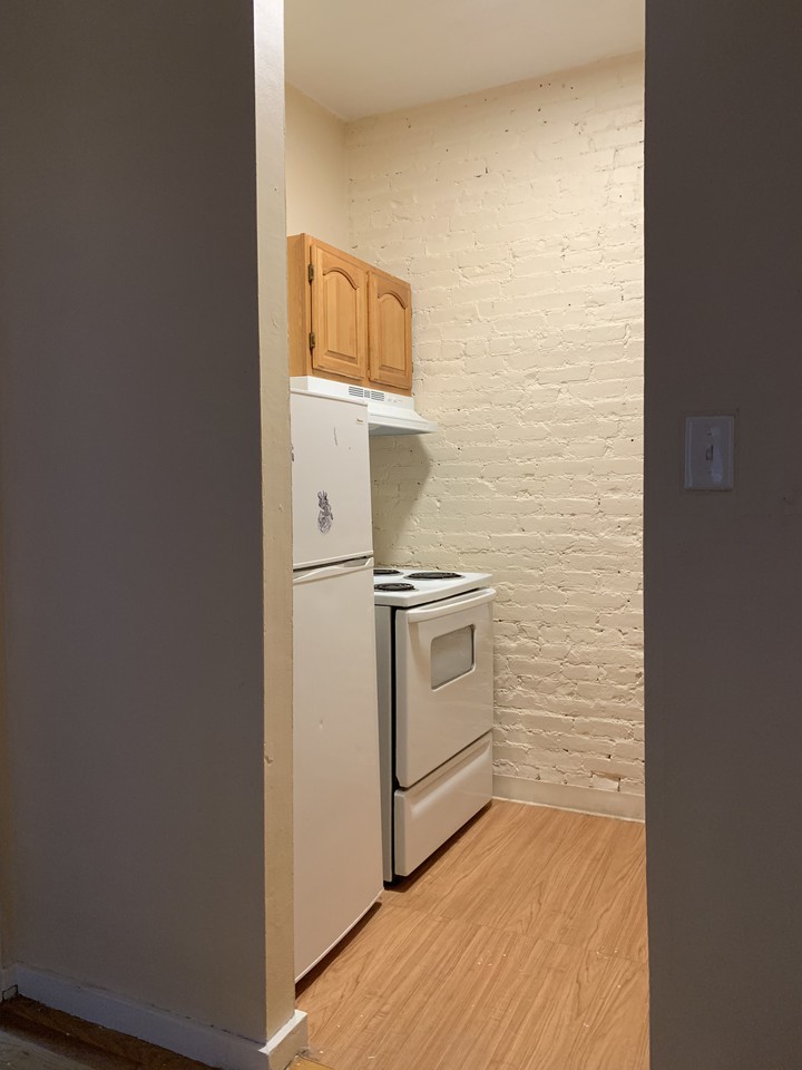 896 Huntington Ave - Photo 2 of 10