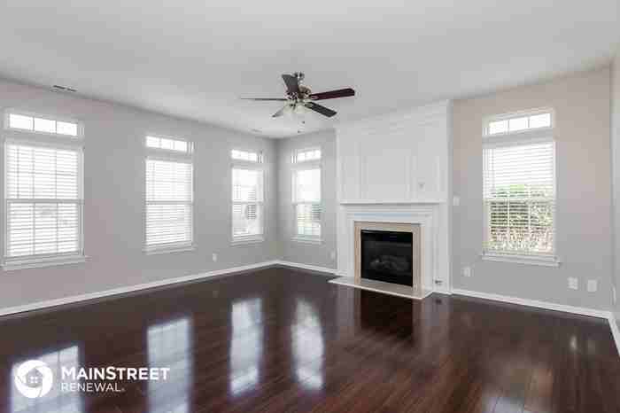 11509 Planters Estates Drive - Photo 2 of 17