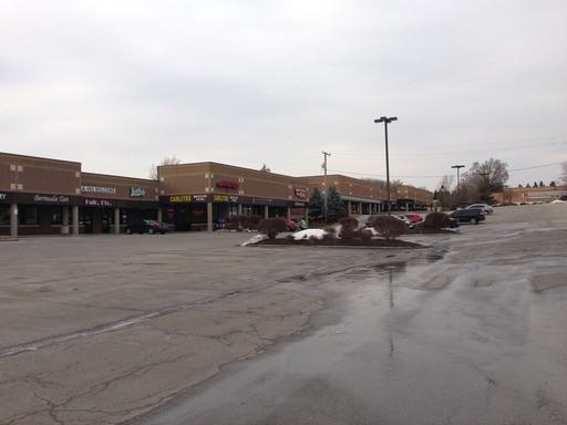 8046 N Oak Trafficway - Photo 3 of 4