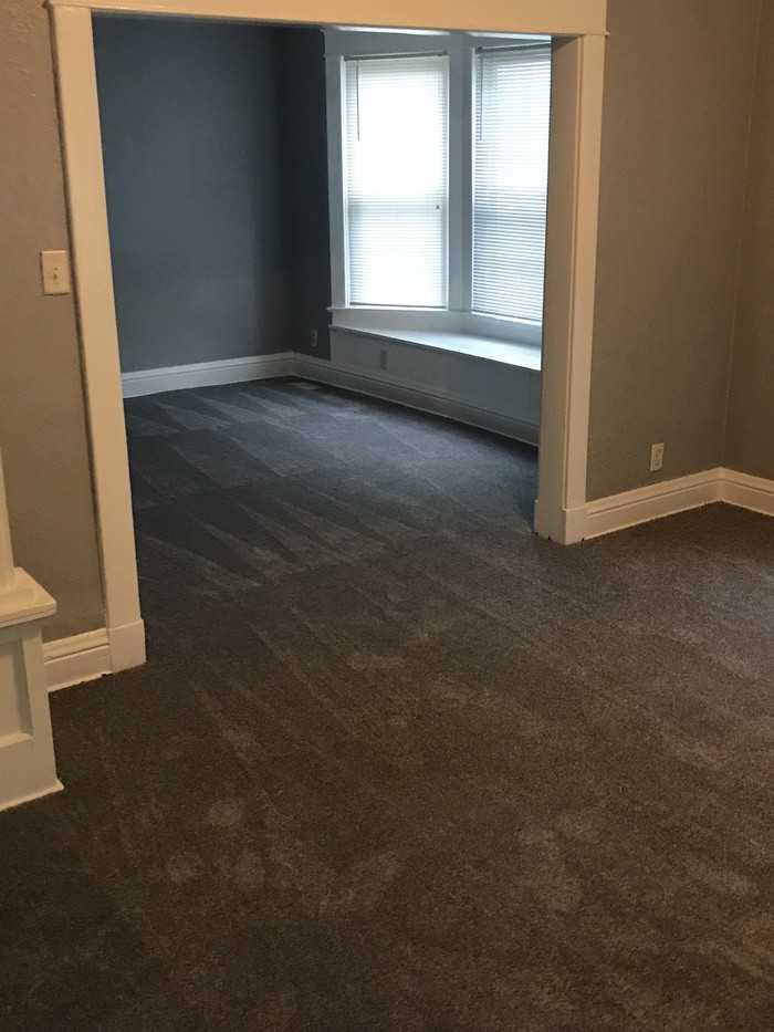 109 Lawndale Avenue - Photo 2 of 34