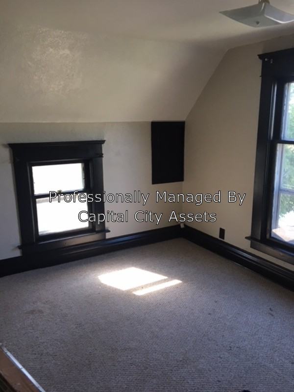 1310 1/2 1/2 Vine Street - Photo 3 of 10