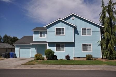 1685 Lucinda Ave NE - Photo 2 of 16