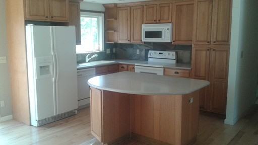 5272 Arbutus St - Photo 2 of 18