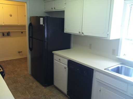 8852 St Clair Dr - Photo 3 of 5