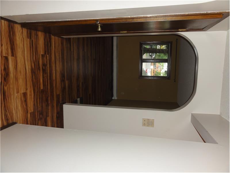 604 Monroe St NE - Photo 3 of 11
