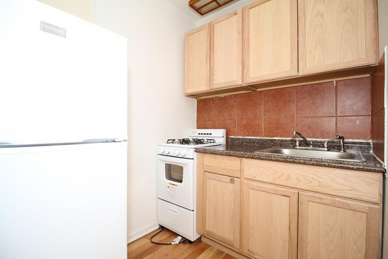 505 W Belmont Ave - Photo 2 of 24