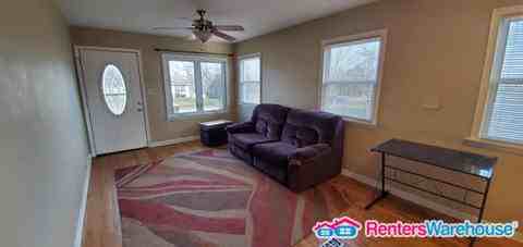 4233 W Parkland Ave - Photo 2 of 13