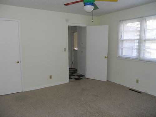 2020 Stratford Road - Photo 3 of 8