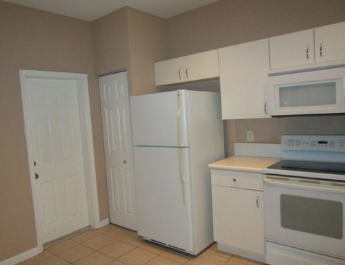 3873 Tree Top Drive - Photo 3 of 4