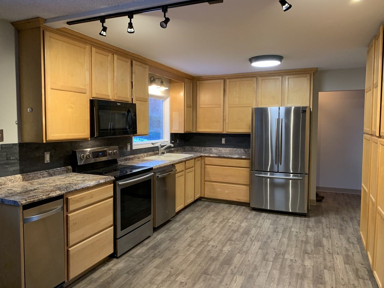 3414 Fordham Dr - Photo 2 of 17