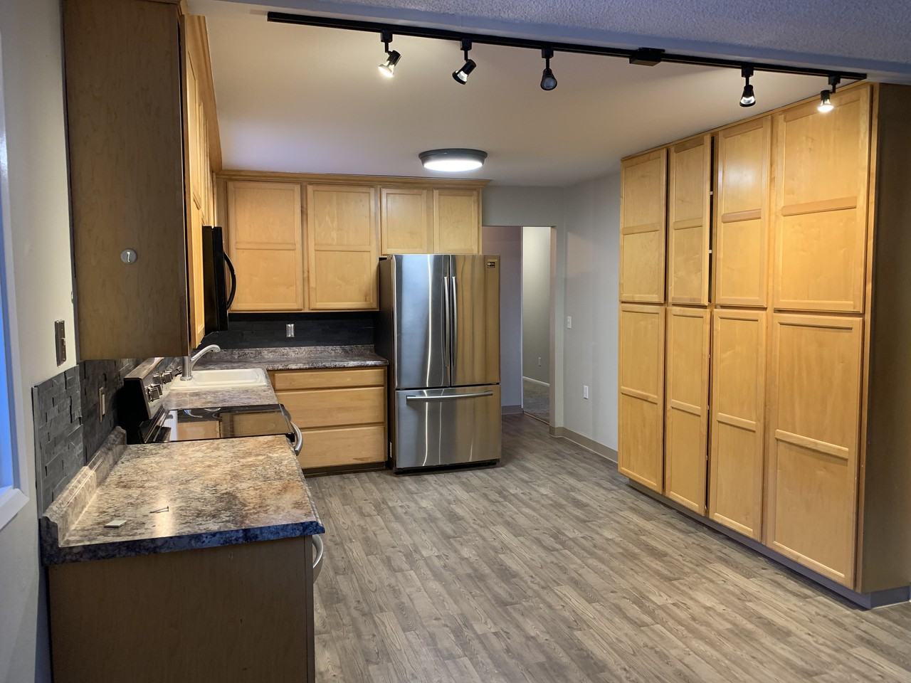 3414 Fordham Dr - Photo 3 of 17