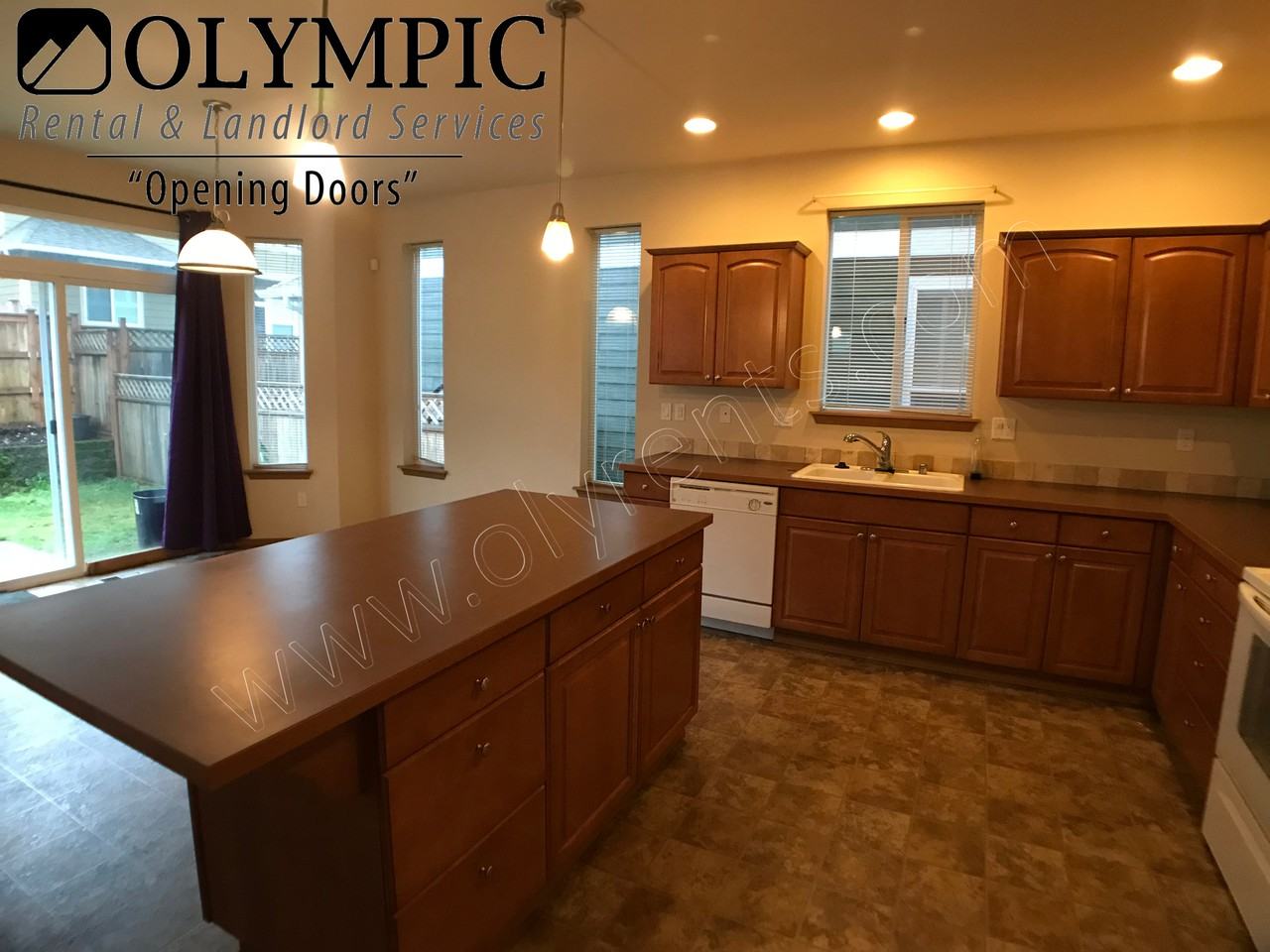 416 Oso Berry St Nw - Photo 6 of 20