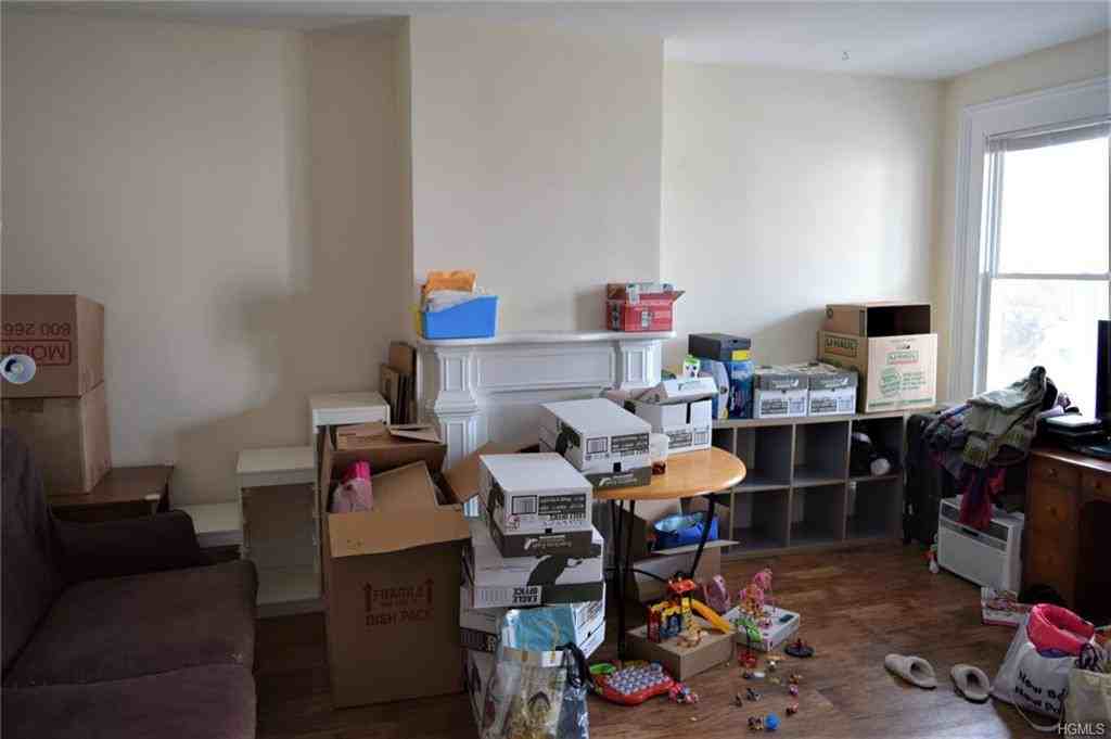 25 South Dutcher Street - Photo 2 of 8