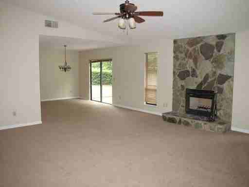 8318 Sugarmill St - Photo 3 of 10