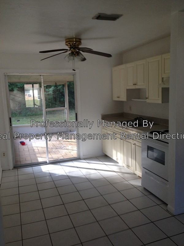 2038 Eloise Cir - Photo 2 of 9