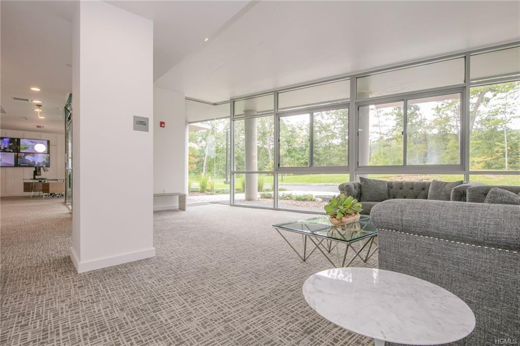 250 South Central Park Avenue 3e - Photo 2 of 20