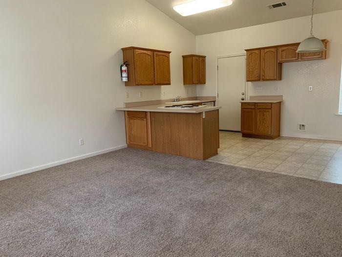 2331 West Sunnyside Avenue - Photo 2 of 14