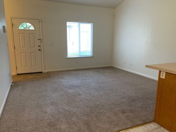 2331 West Sunnyside Avenue - Photo 3 of 14