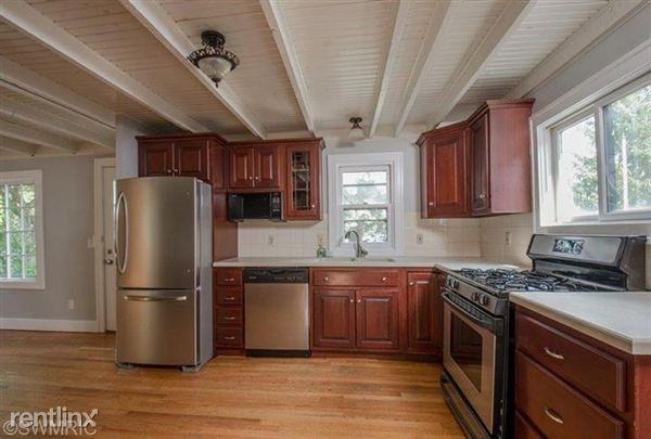 2419 Kinney Ave NW - Photo 3 of 18
