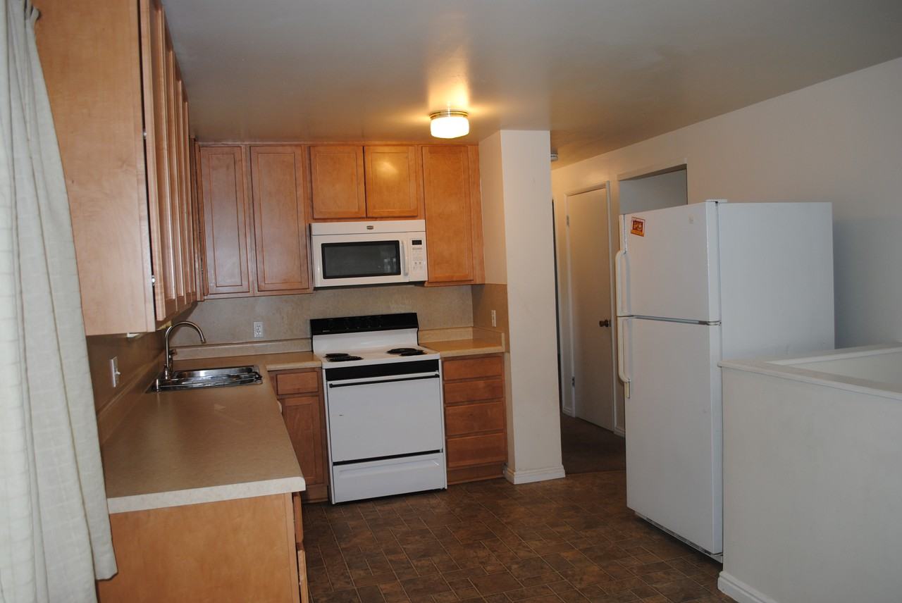 1149 W 400 S - Photo 2 of 8