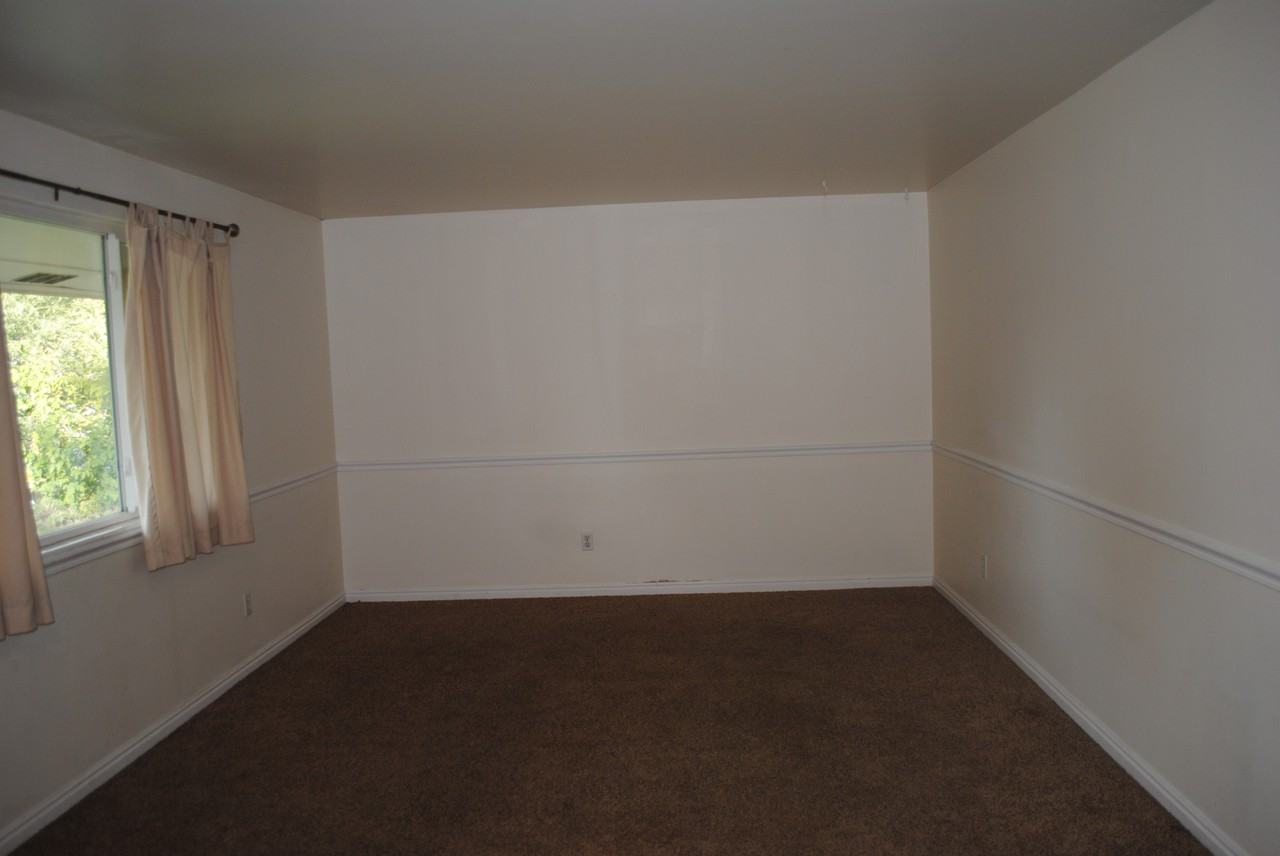 1149 W 400 S - Photo 3 of 8