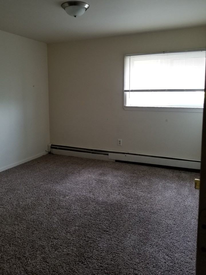 410 Lippincott Blvd - Photo 2 of 4